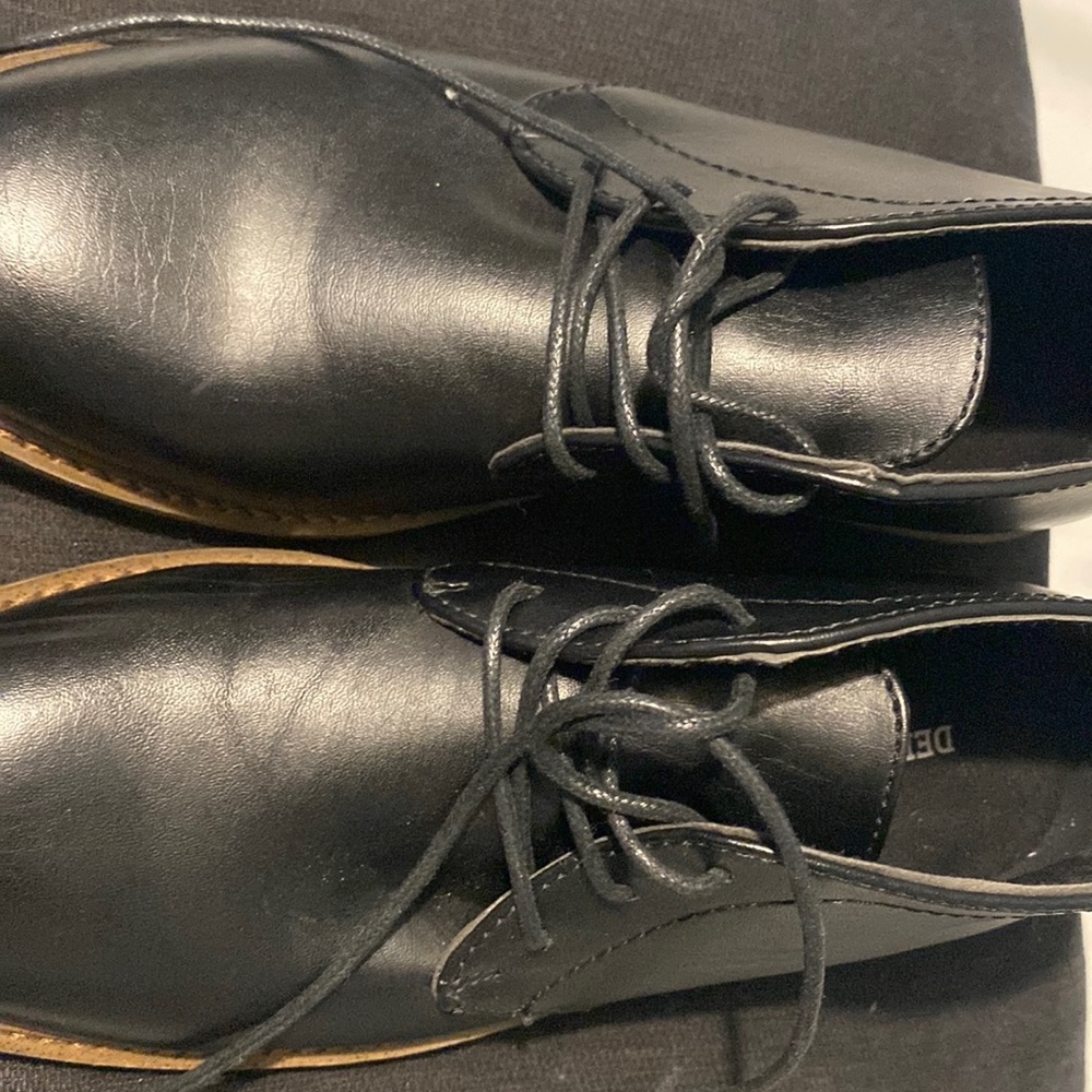 Boys shoes
